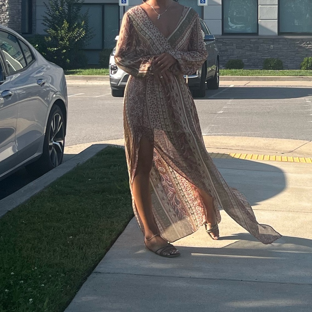 Elegant Paisley Maxi Dress in Brown and Cream